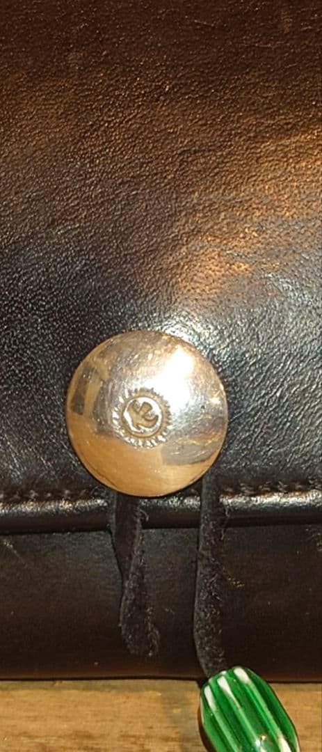 サドルレザー　長財布　イーグルコンチョ　シェブロンビーズ