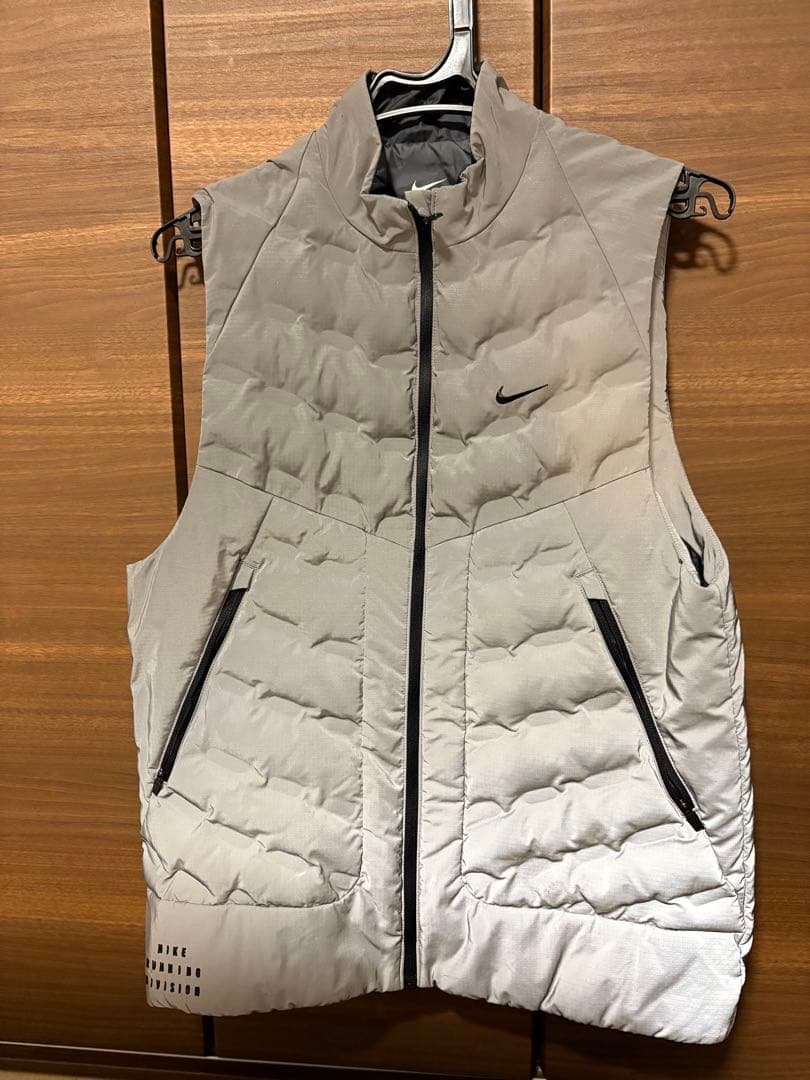 Nike ダウンベスト リフレクトシルバー