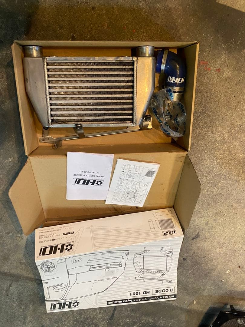 猫ちゃん　ハイエース HDi インタークーラー