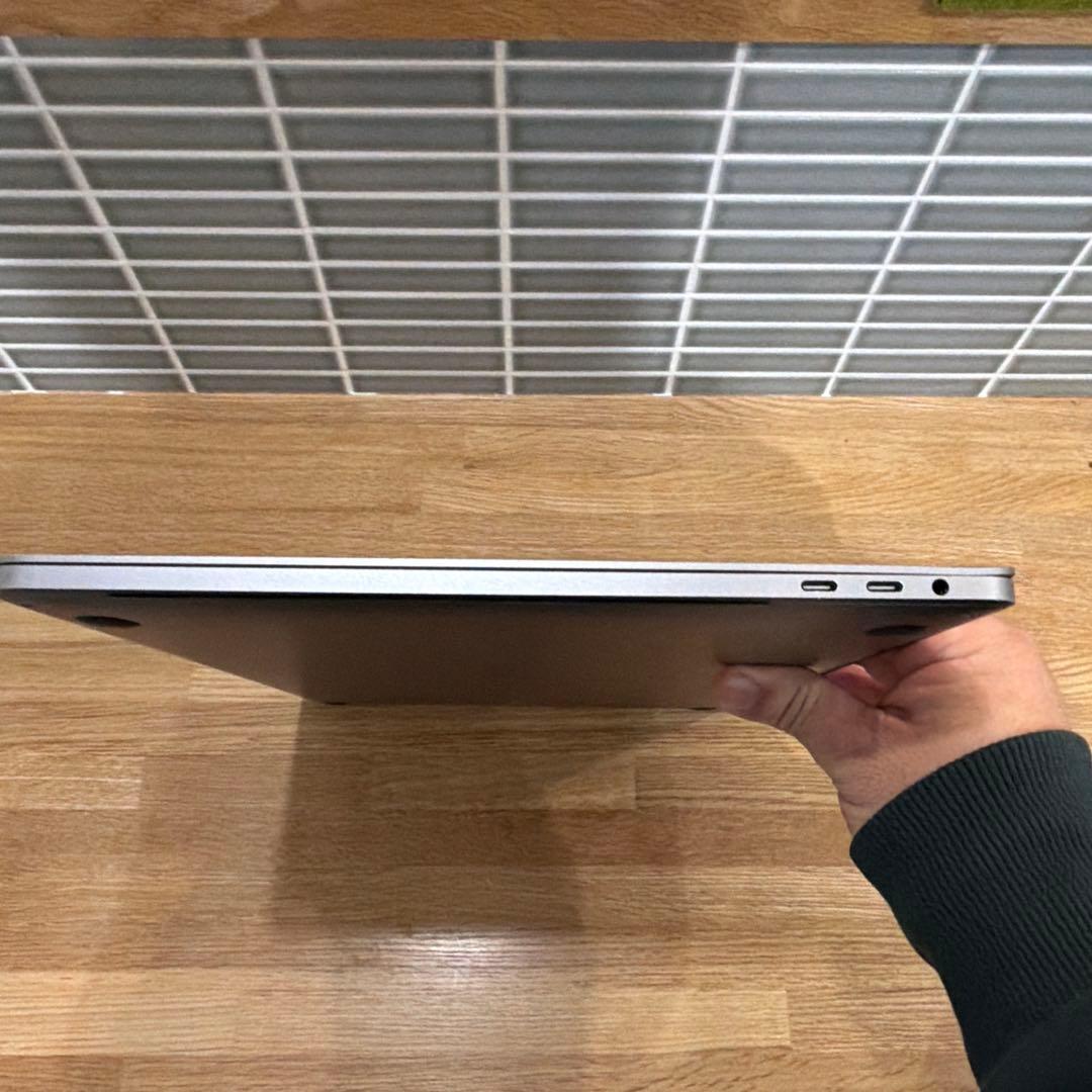 MacBook本体 MacBook Pro (2019) Intel i7 32GB