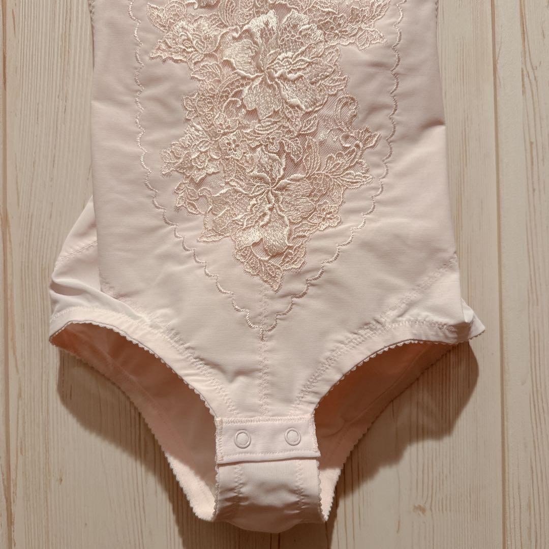 ワコール　トレフル　最高級　ボディスーツ　B70M　新品　匿名配送　ピンク系