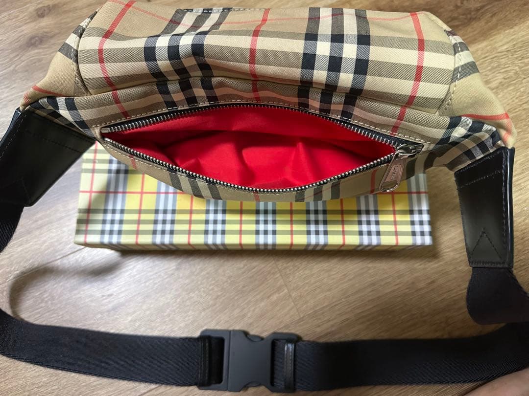 【極美品・正規品】BURBERRY ボディバッグ ウエストバッグ