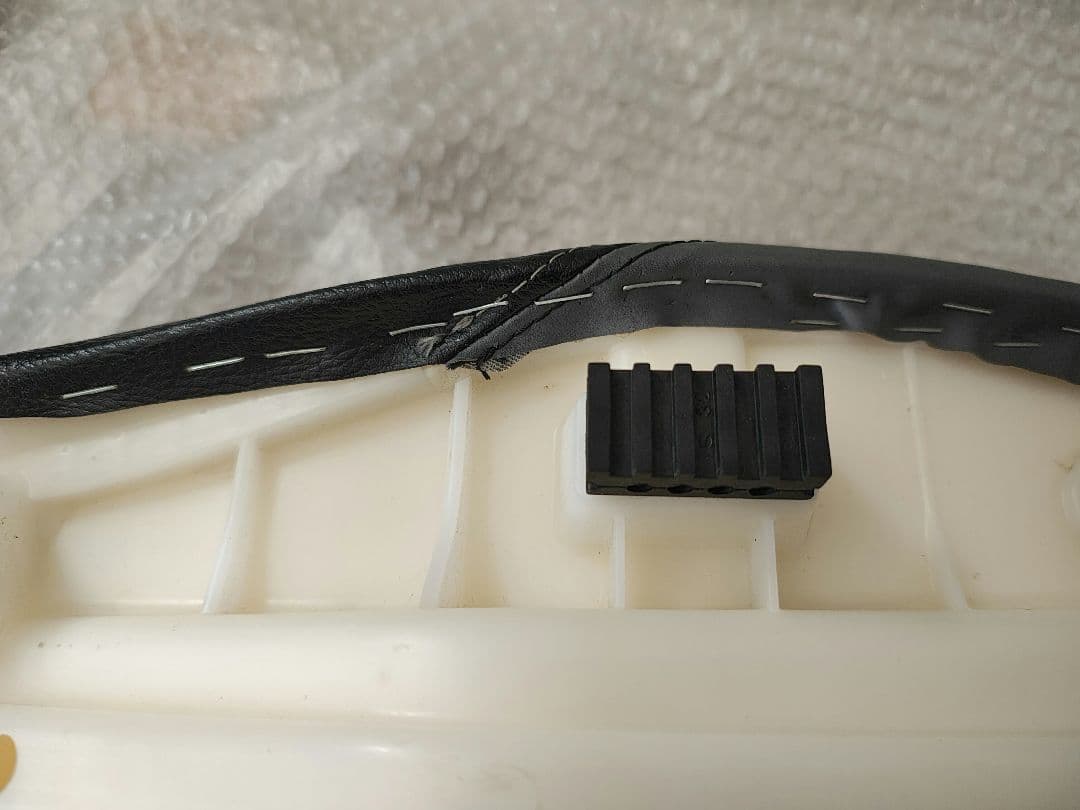 SV650用　スズキ純正OP　タックロールシート(ゲルザブ埋め込み済み)