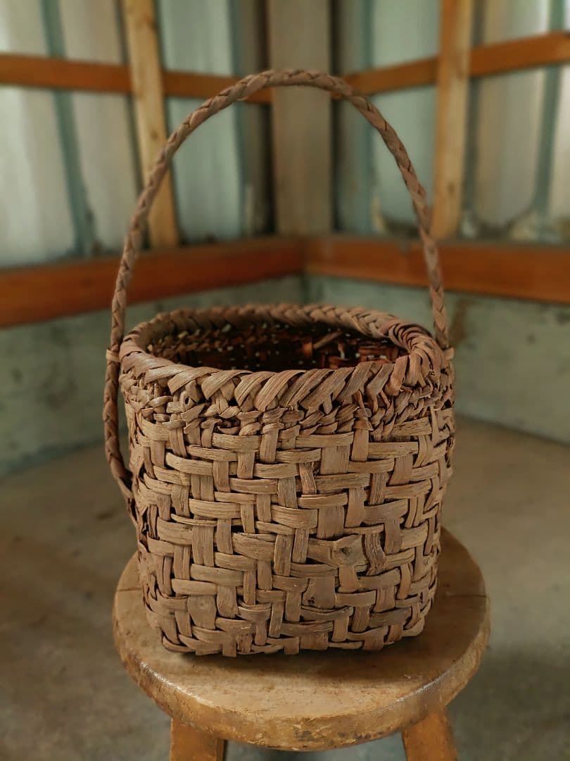 信州安曇野の山葡萄籠バック　里山手仕事