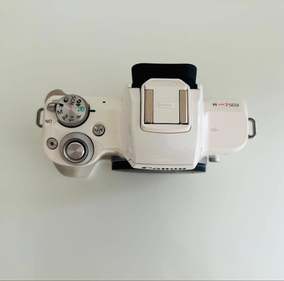 美品☆Canon EOS M ミラーレス ダブルズームキット ショルダーバック付