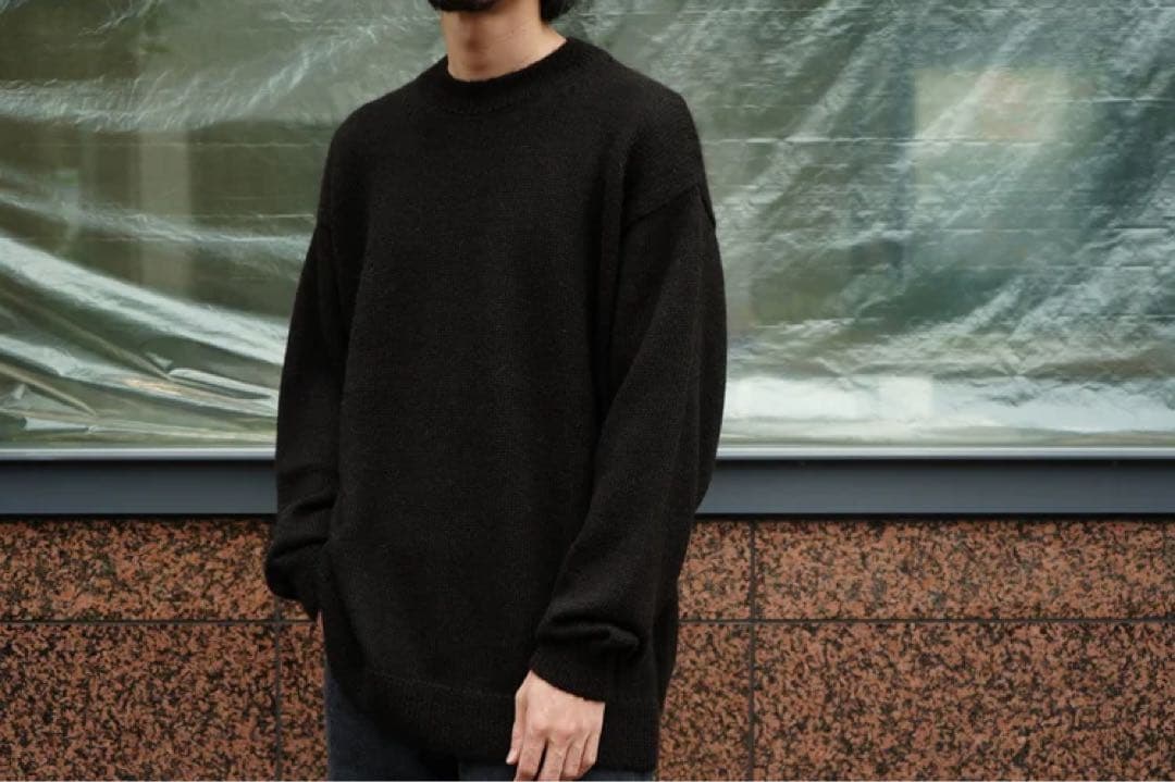 COMOLI ブラックアルパカクルーネックニット サイズF