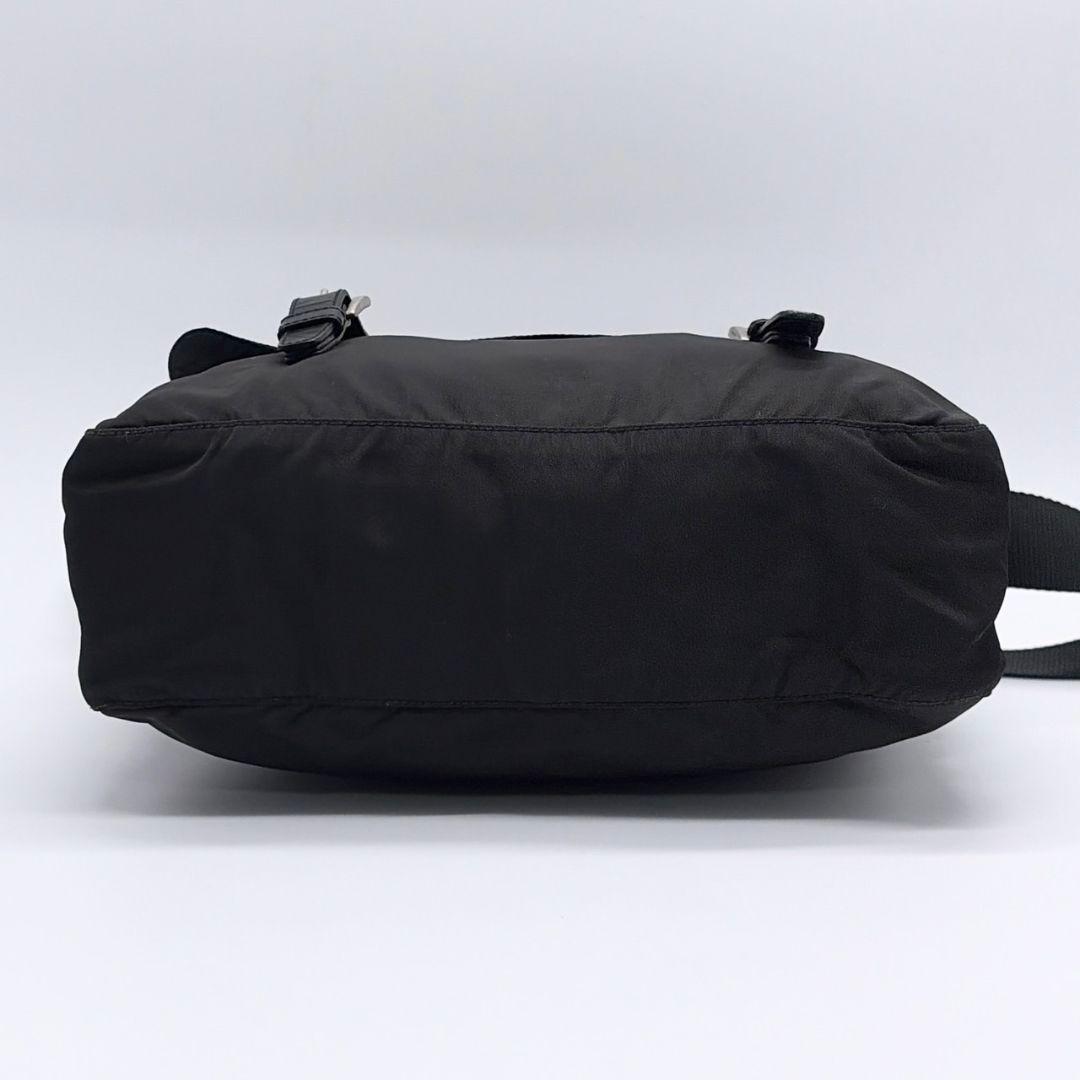 【極美品】プラダ ナイロン メッセンジャー ショルダーバッグ ブラック 三角ロゴ