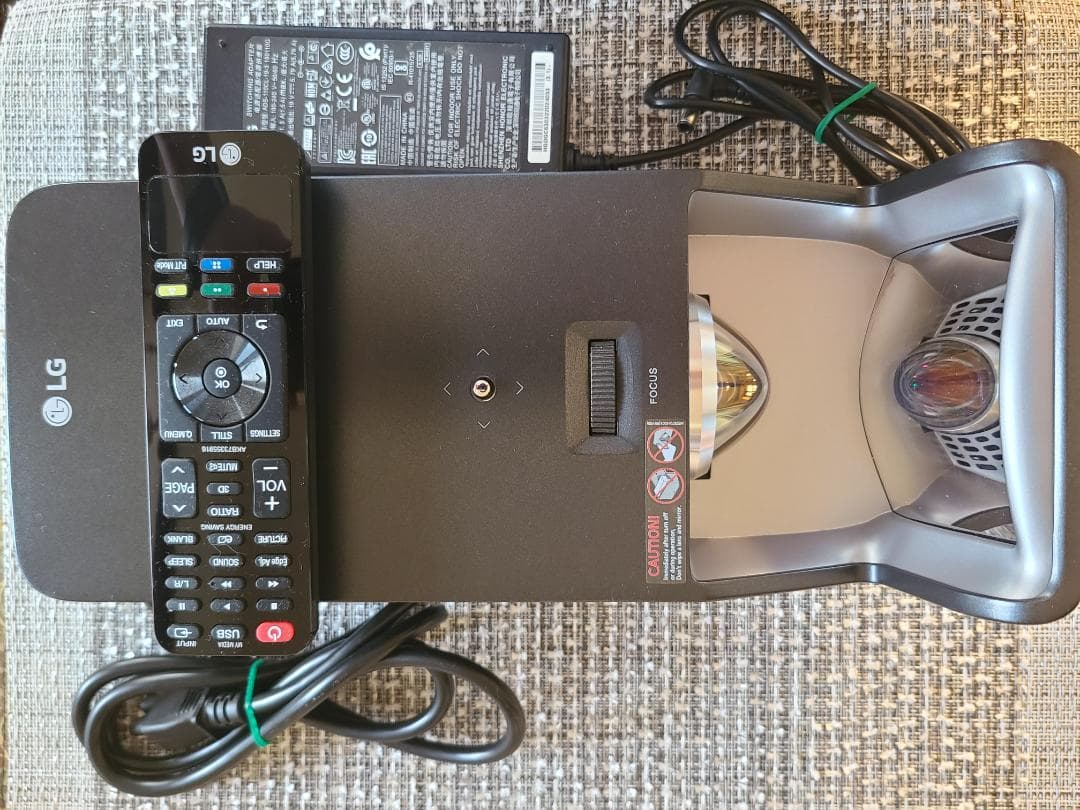 【ジャンク】LG PF1000UG 超短焦点プロジェクター