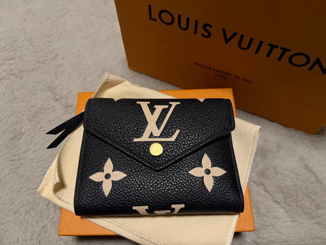 Louis Vuitton 三つ折り財布 ブラック　(美品！！)