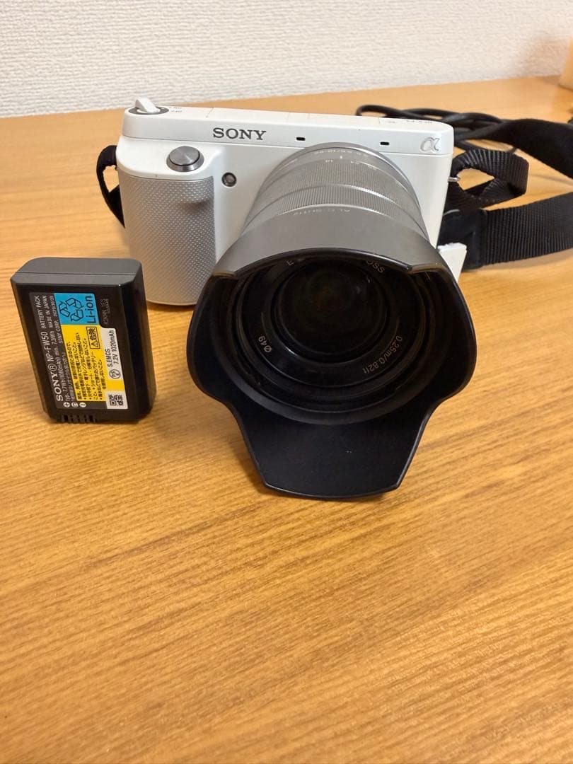 SONY ミラーレス一眼 ホワイト　NEX-F3