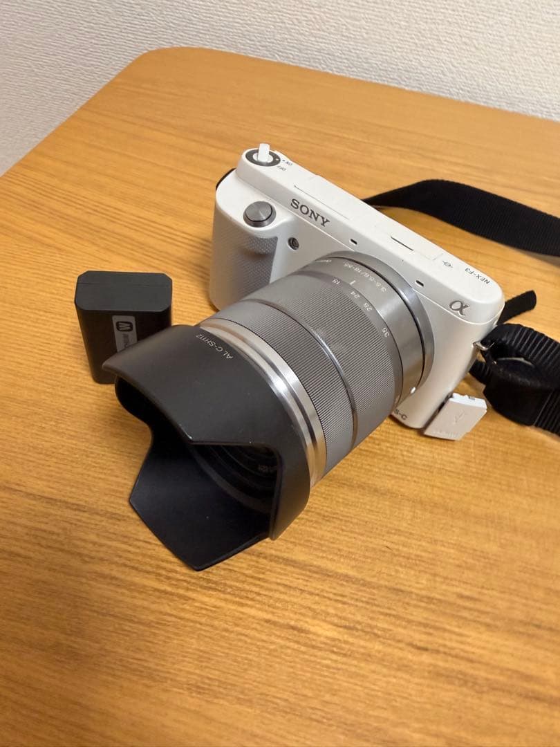 SONY ミラーレス一眼 ホワイト　NEX-F3