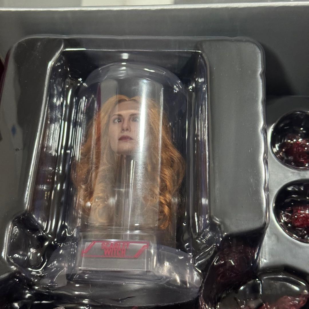 お買い得！ HotToys スカーレット・ウィッチ アルチザン フィギュア