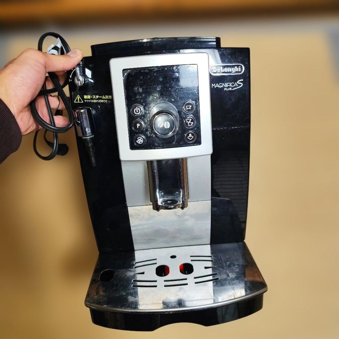 De'Longhi Magnifica S プラスエスプレッソマシン