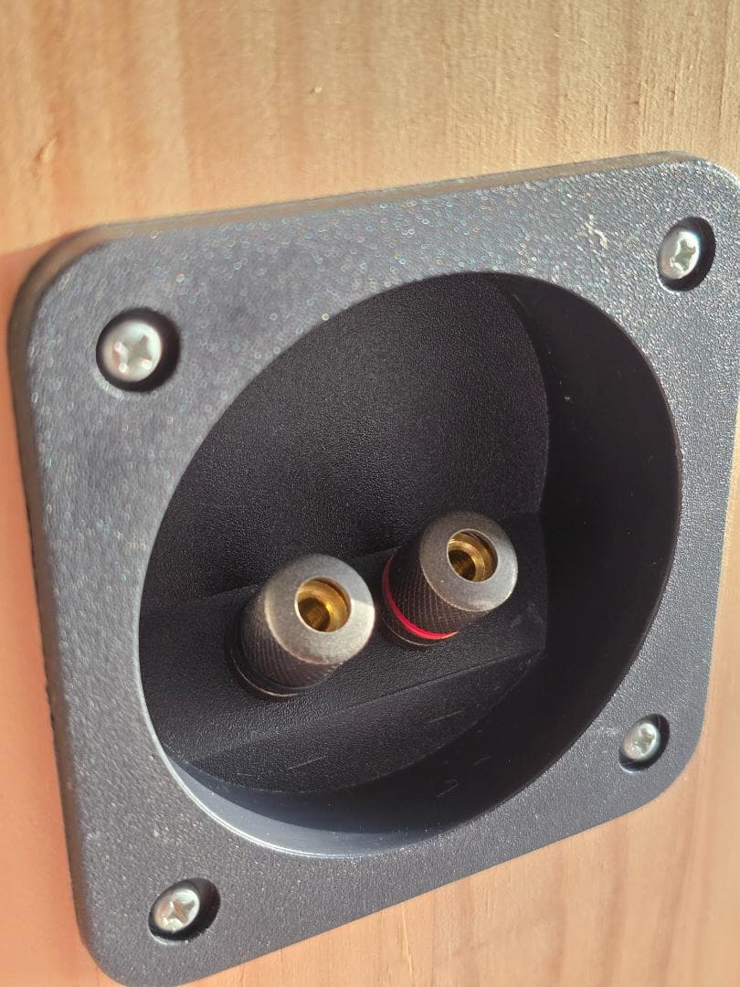 MarkAudio MAOP7 v2+ダブルバスレフエンクロージャー