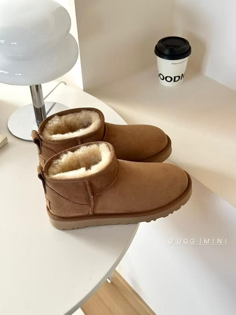 UGG>クラシック ウルトラ ミニ ブーツ 23cm