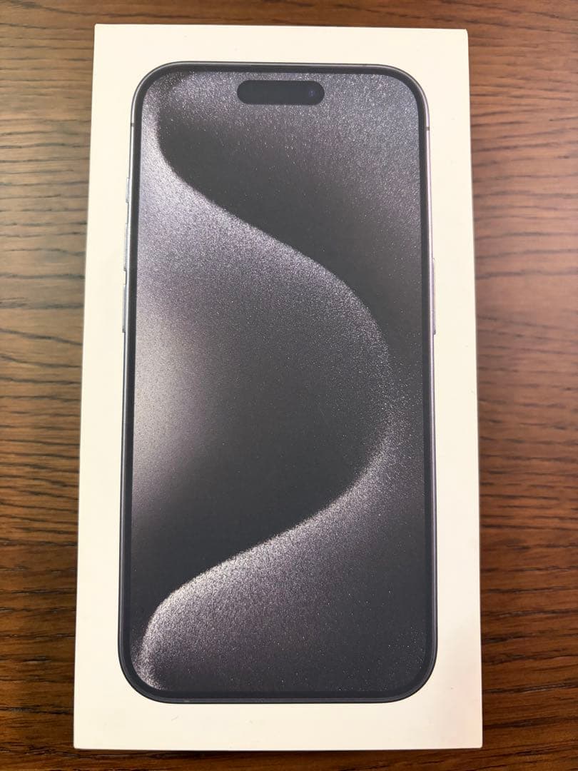 【値下げ・美品】iPhone 15 Pro 256GB ブラックチタニウム