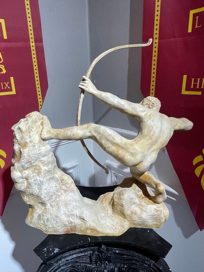 山猫オーダー専用 ヘラクレス, 横たわる負傷したギリシャ戦士 - アファイア神殿