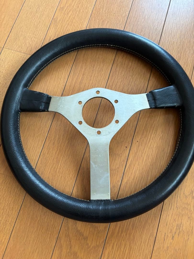 MOMO C 35 ステアリング 本体