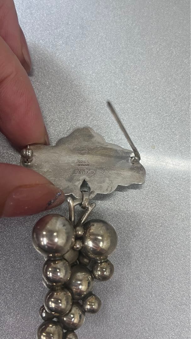   ジョージジェンセン ぶどう ブローチ