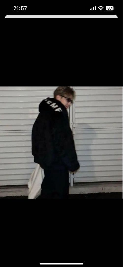 岩田着FW22 Supreme Faux Fur Reversible MA-1