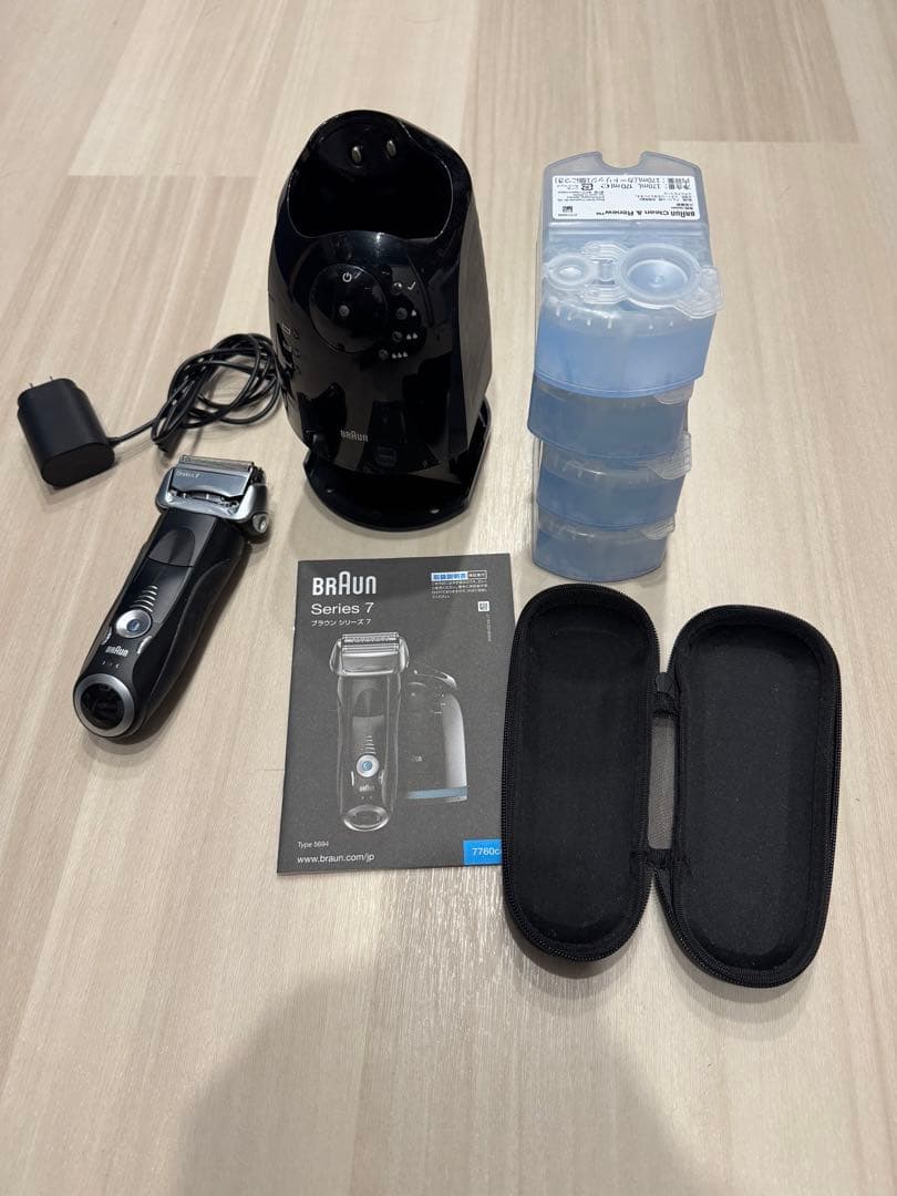 BRAUN メンズ電気シェーバー Series 7 Type 5694 洗浄液