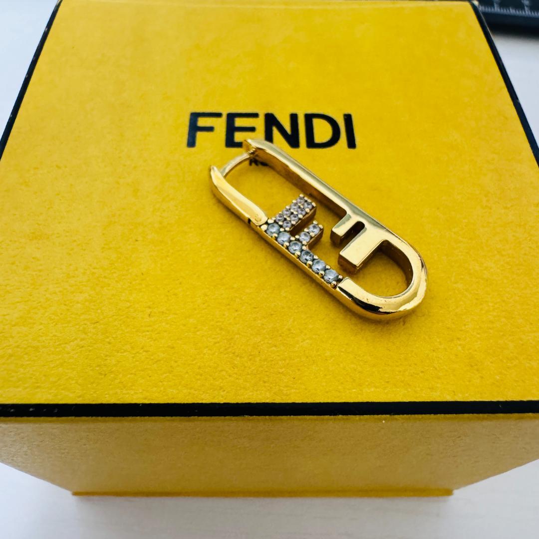 FENDI フェンディ　オーロック　ピアス　ラインストーン　ゴールド　片耳