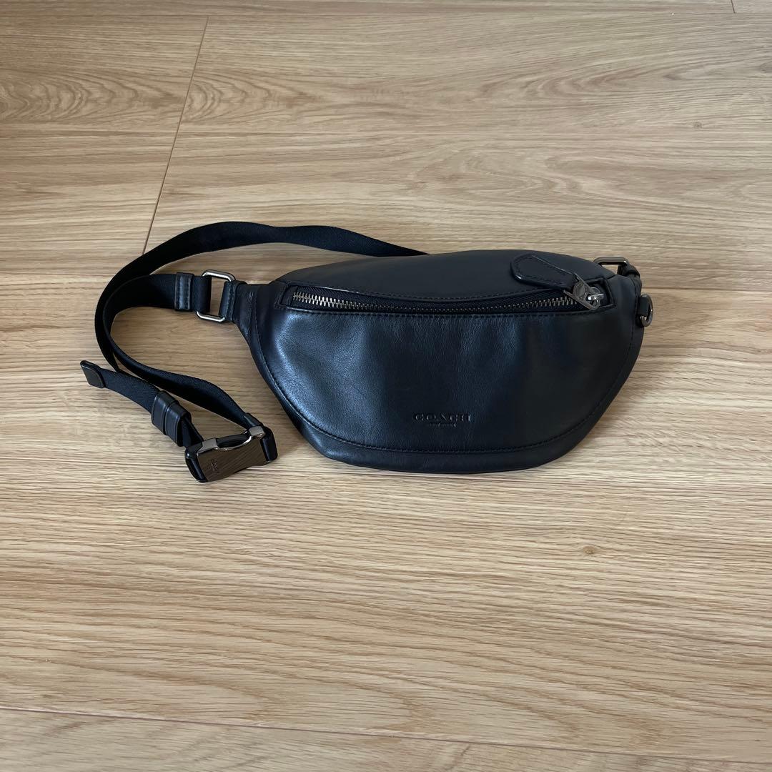 COACH ボディバッグ 黒 レザー