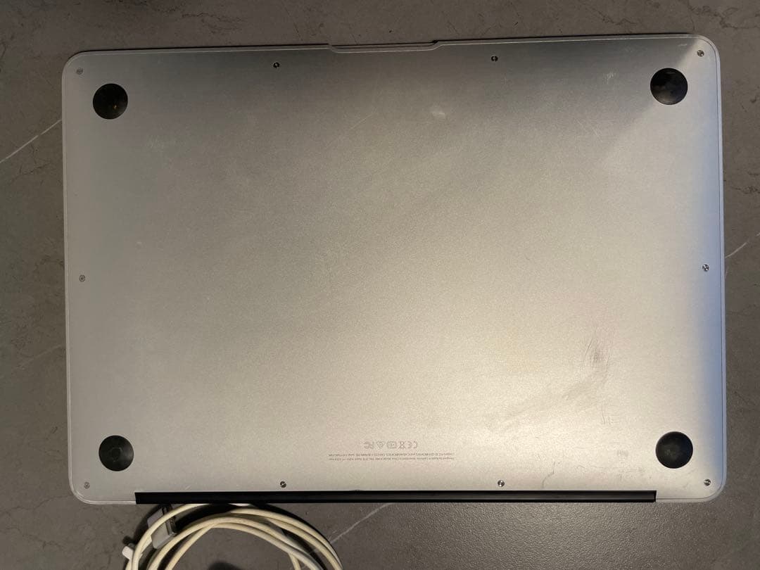 MacBook Air 13インチ 2017 / 8GB / 128GB