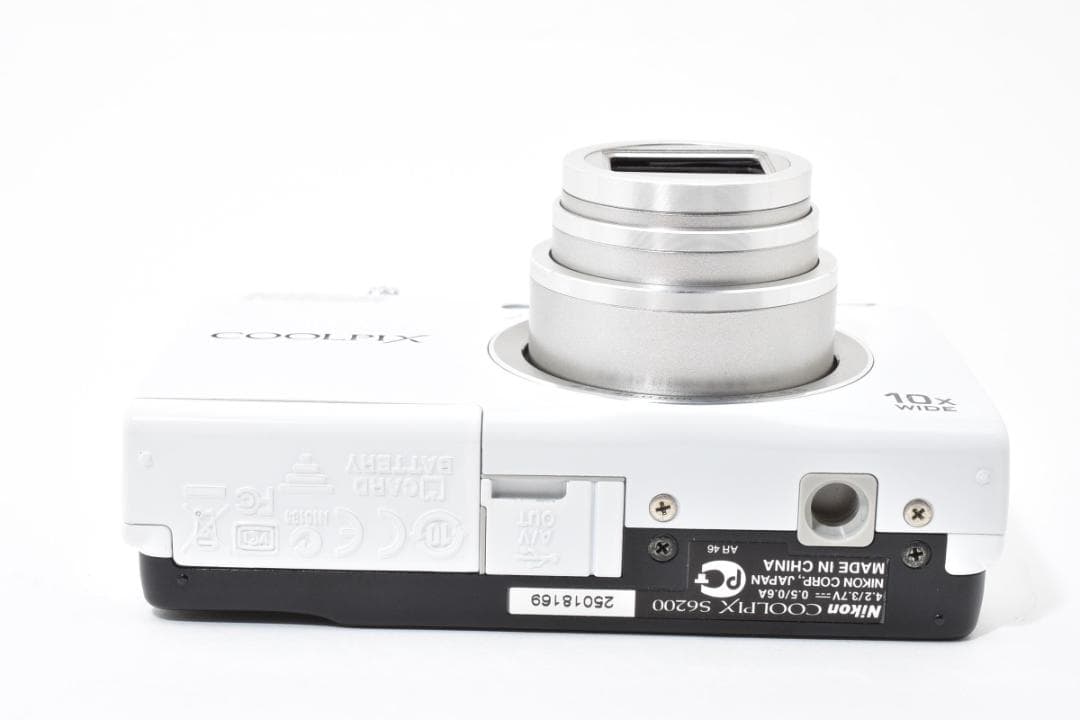 動作品Nikon COOLPIX S6200ニコン　デジカメ　ホワイト#959