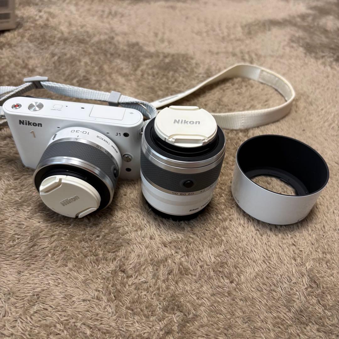 Nikon 1 J1 ミラーレスカメラ ホワイト