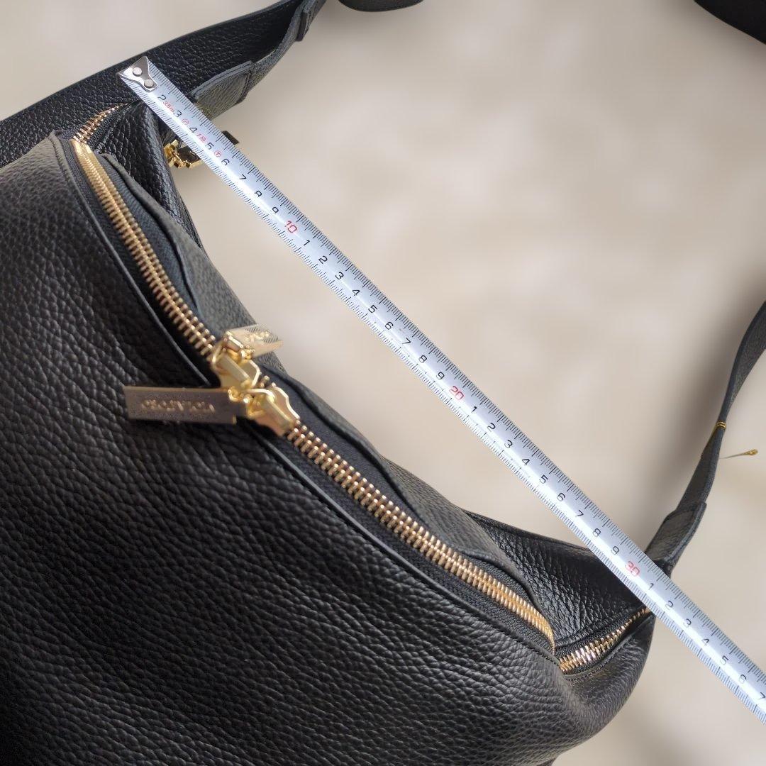 VIOLADOROのレザーボディバッグ