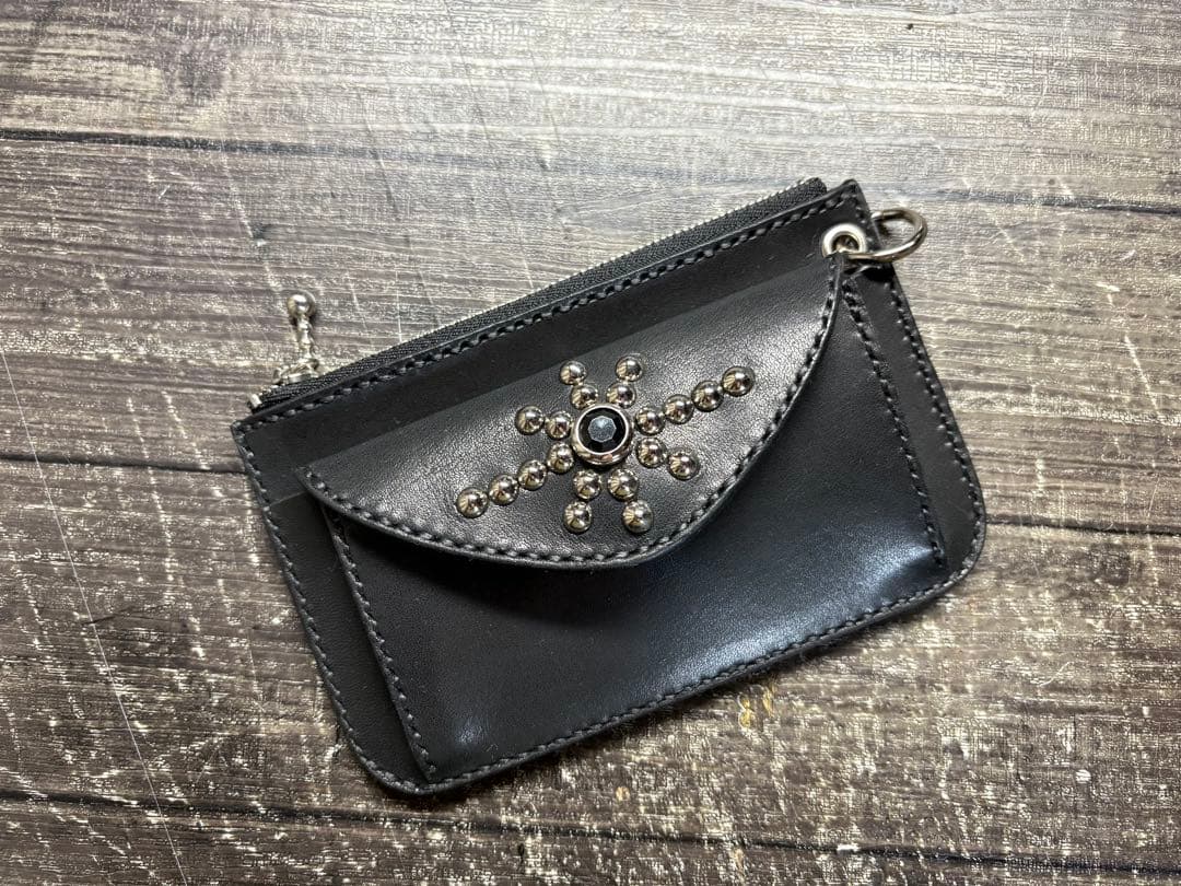 栃木サドルレザー　スタッズユーティリティコンパクトウォレット　ニッケル