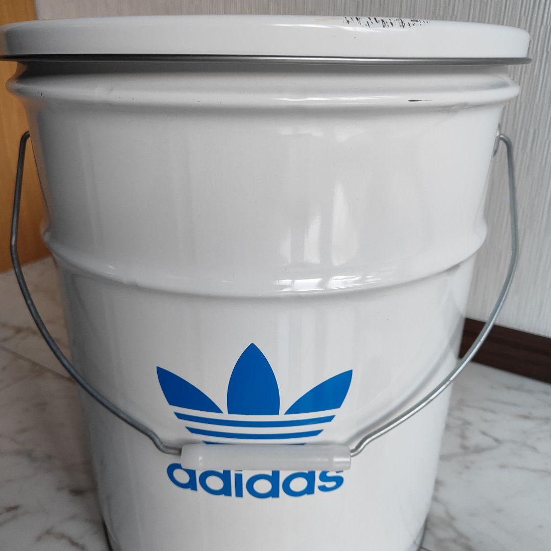 【レア】adidas 白 バケツ 蓋付き椅子、収納