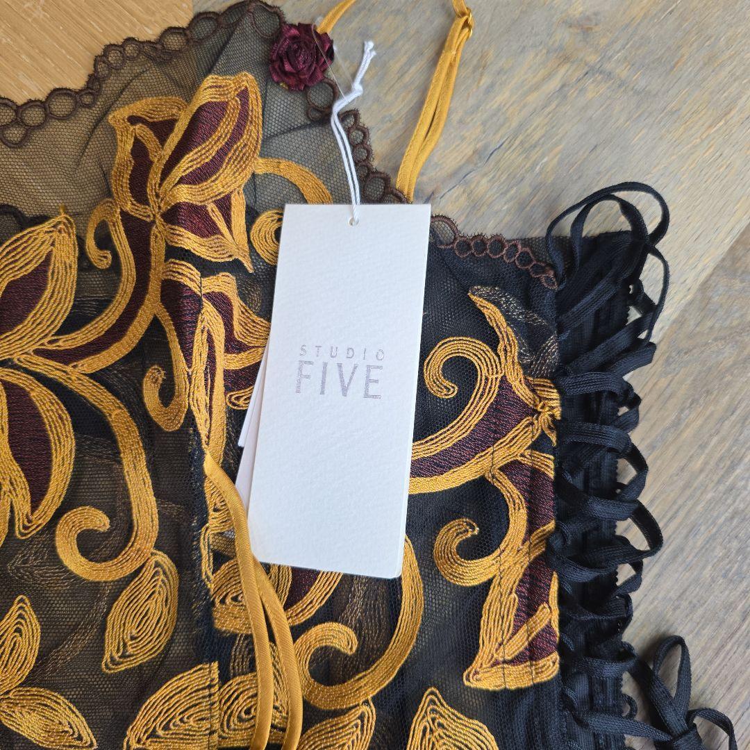 STUDIO FIVE 刺繍レースキャミソール　ワコール　新品