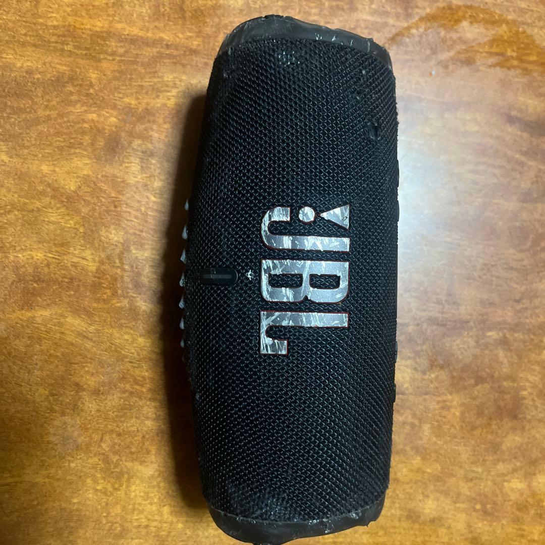 JBL CHANGE5 何回か落としており傷がありまが、音質に問題はありません。