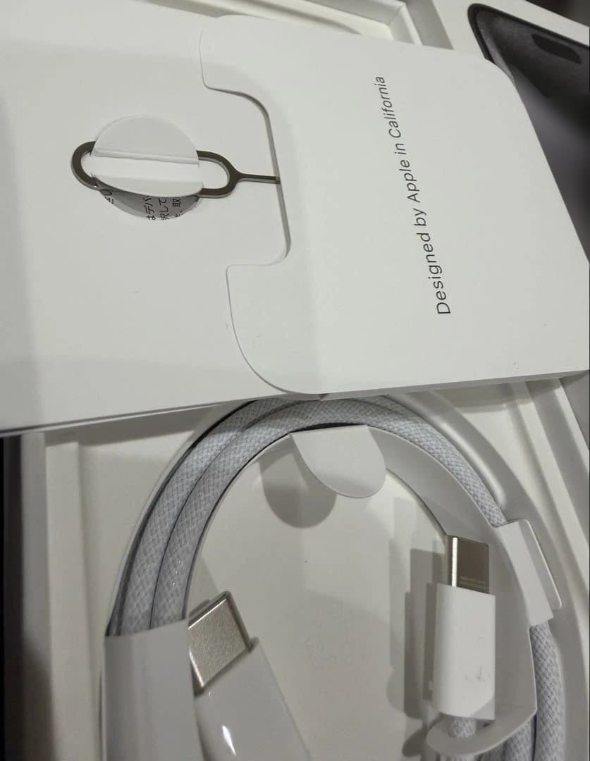 Apple iPhone 15Pro ブラックチタニウム　SIMフリー　極美品