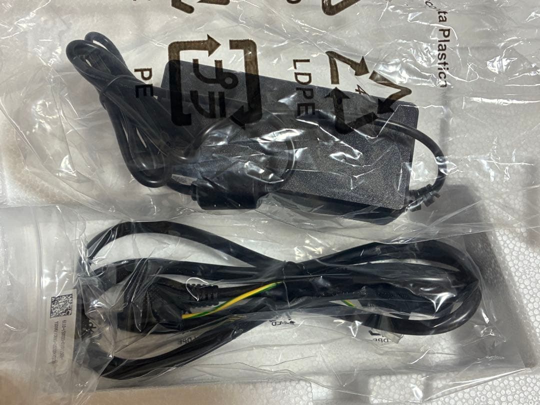 モニター27インチ　縦画面　ゲーミングモニター