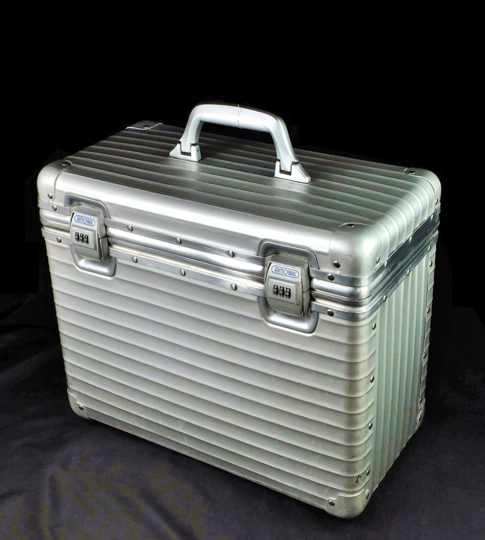 リモワ 950.44『パイロット』ケース 38Lアルミ XL (1402)