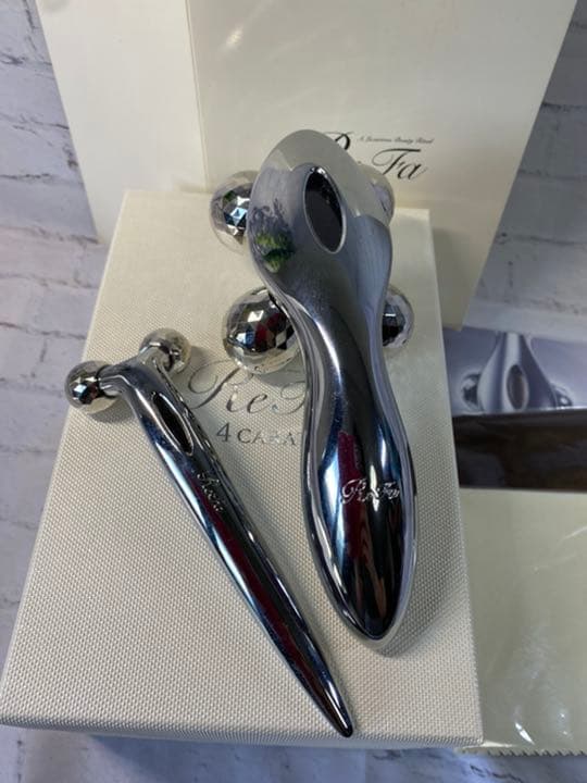 お値引き！リファカラットフェイス、リファ フォーカラット　のセット