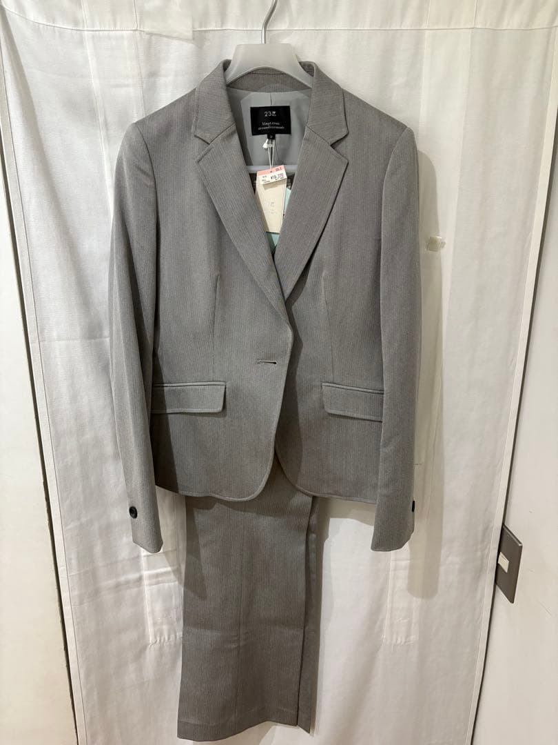 レディーススーツ