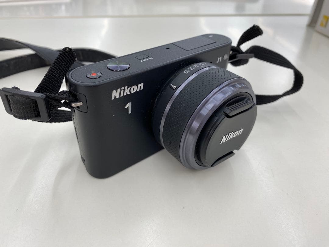 Nicon 1 J1 ・ミラーレス一眼カメラ　J1 MODEL