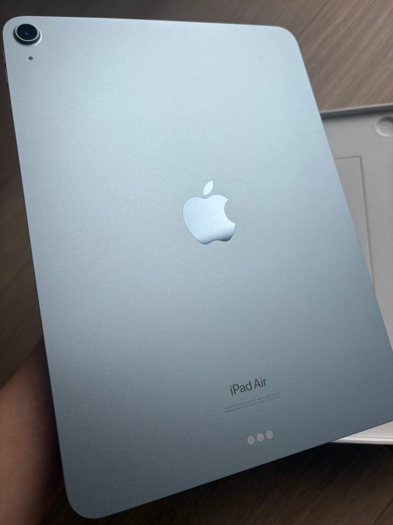 【極美品】キーボードケース付　iPad Air 6世代 Wi-Fi 128GB