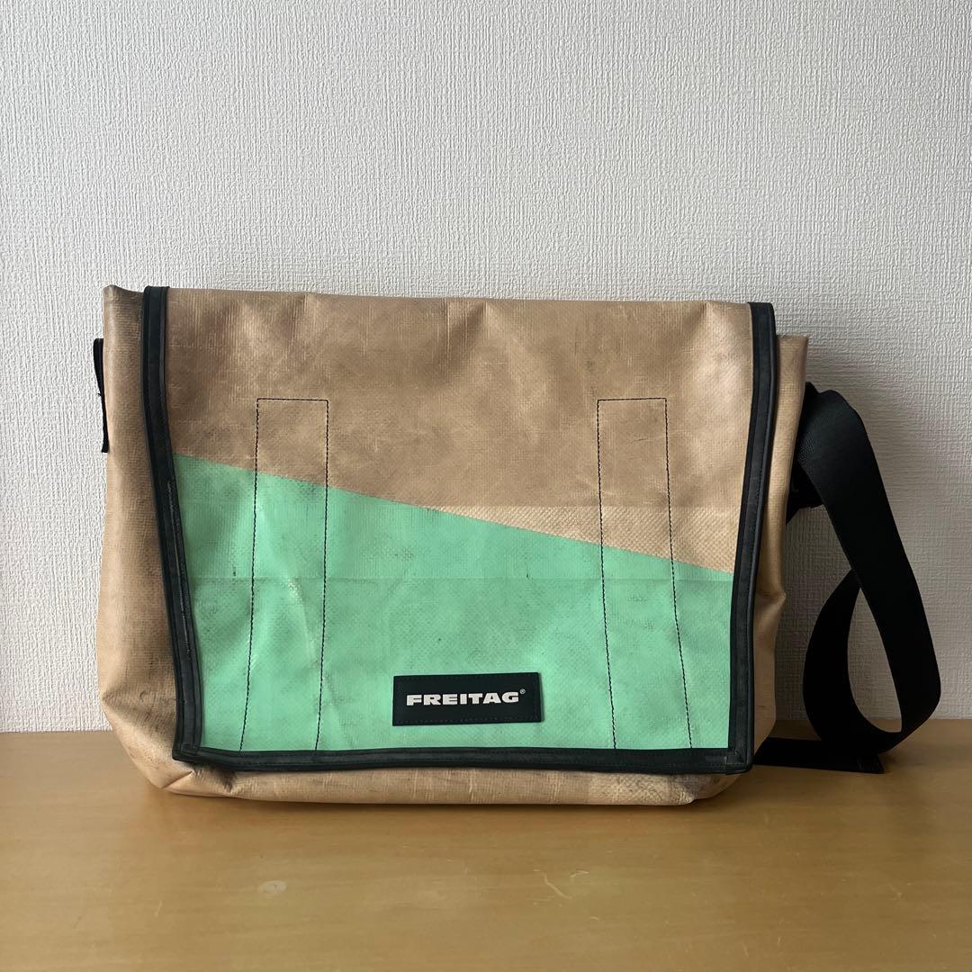 FREITAG DRAGNET F12 クリームホワイト　エメラルドグリーン