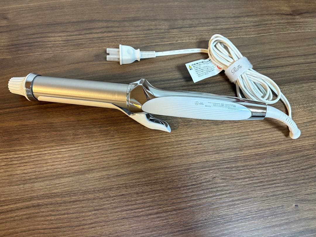 や*ー様 ♡ 美品 ♡ ReFa リファ32mm カールアイロン ♡