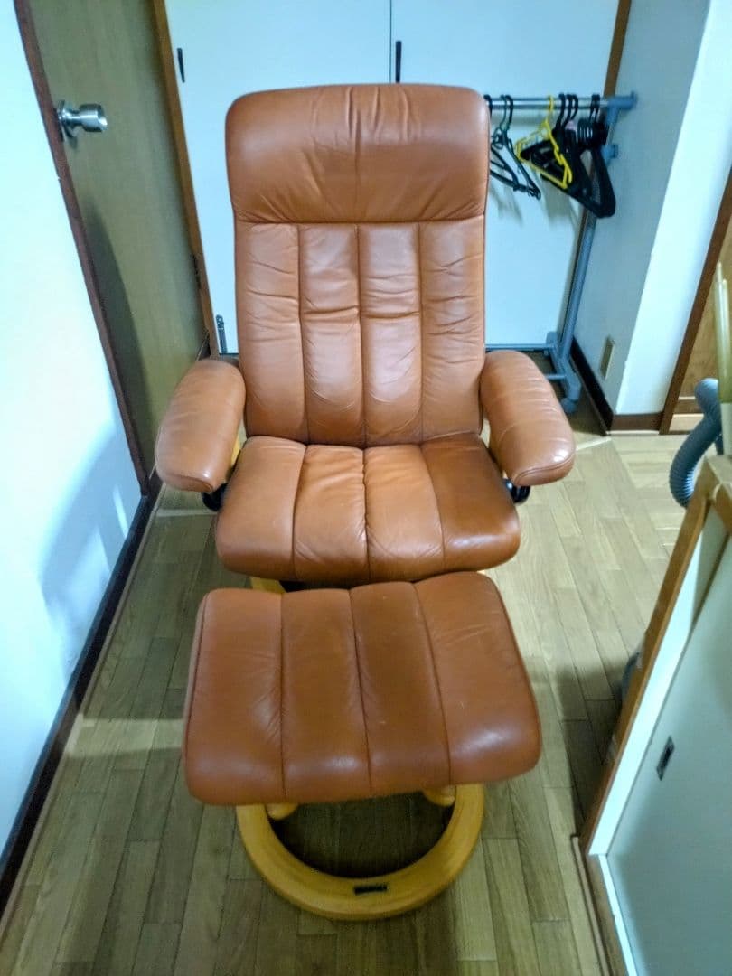 EKORNES エコーネス リクライニングチェアとオットマン