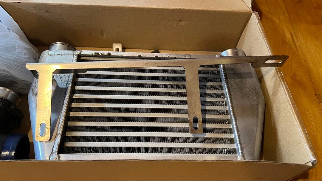 インタークーラー ハイエースディーゼルターボ