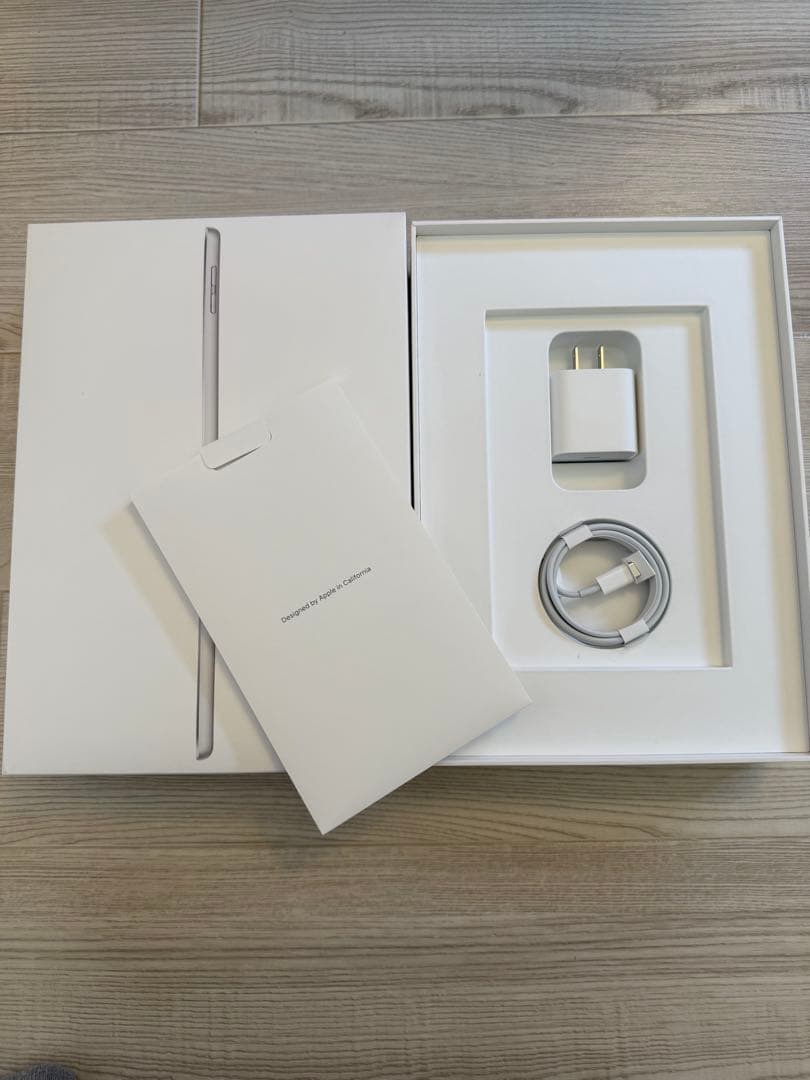 iPad 第9世代　64gb Wi-Fiモデル　ほぼ未使用