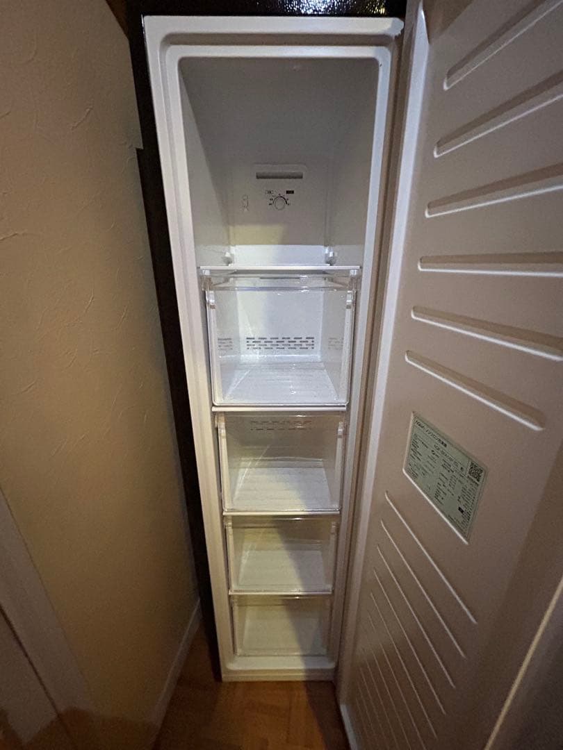 ⭐︎ほぼ新品⭐︎AQUA 冷凍庫 140L スリム