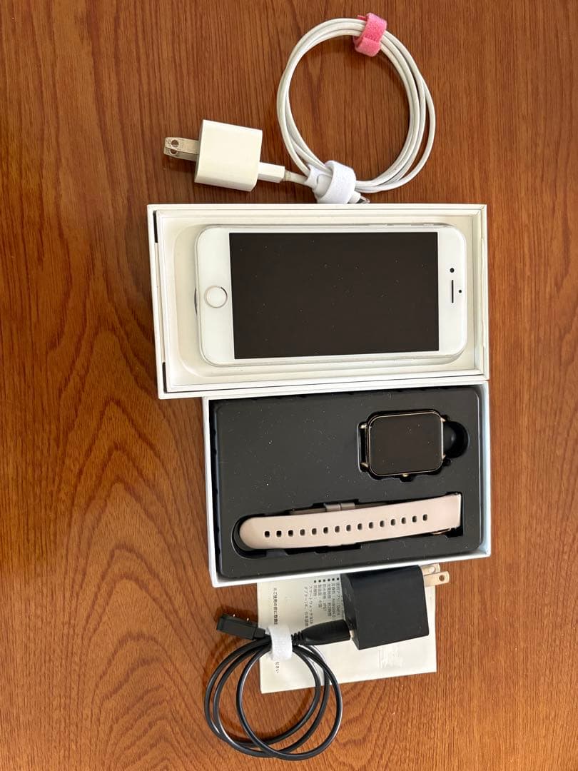 Apple iPhone 8 シルバー + Apple Watch セット