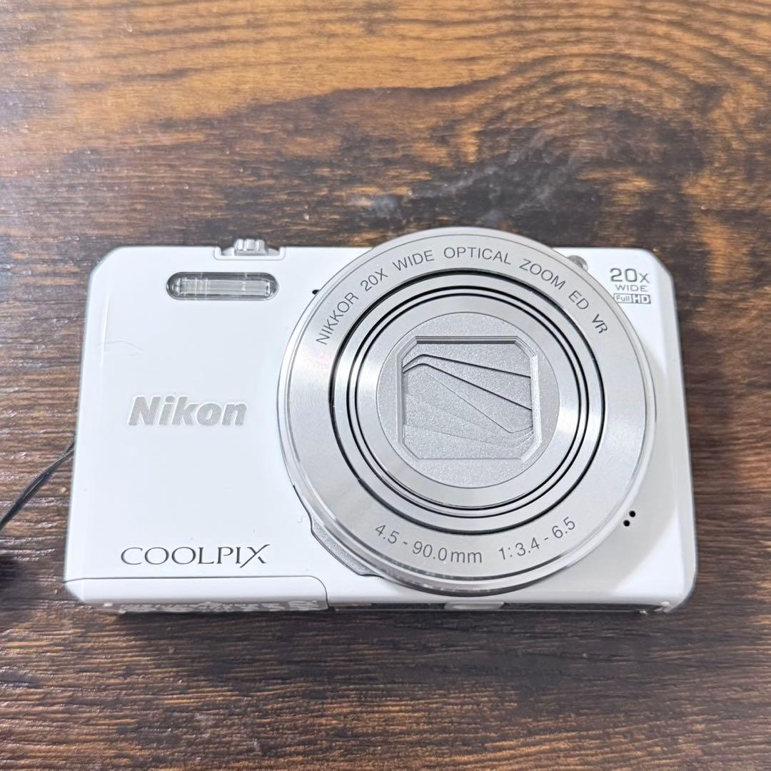 【美品】デジカメ　Nikon coolpix S7000